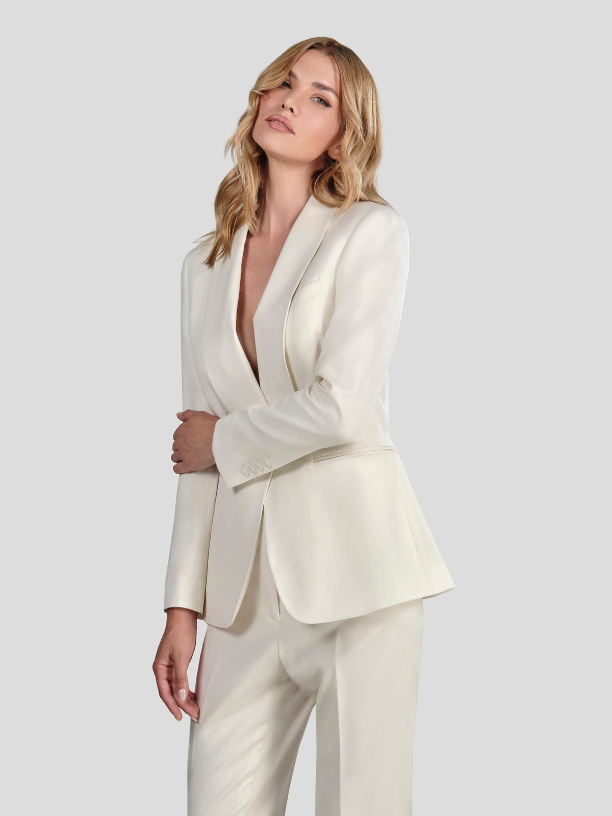 The Ivory Grandeur Suit Privée