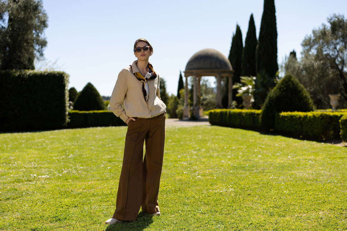 Outfit Cortina | Styling cu sneakers